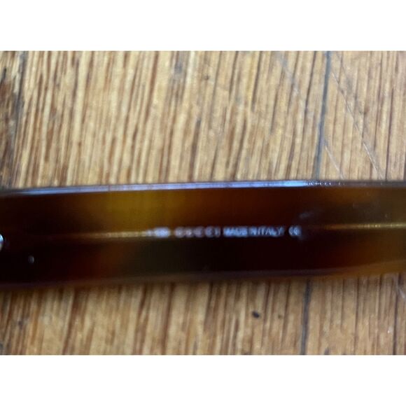 GUCCI Brown Tortoise Sunglasses and Hard Case - Picture 6 of 8